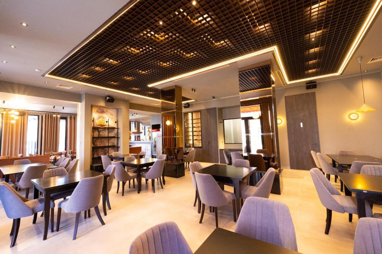 New Donantelo Hotel Vlorë Eksteriør billede
