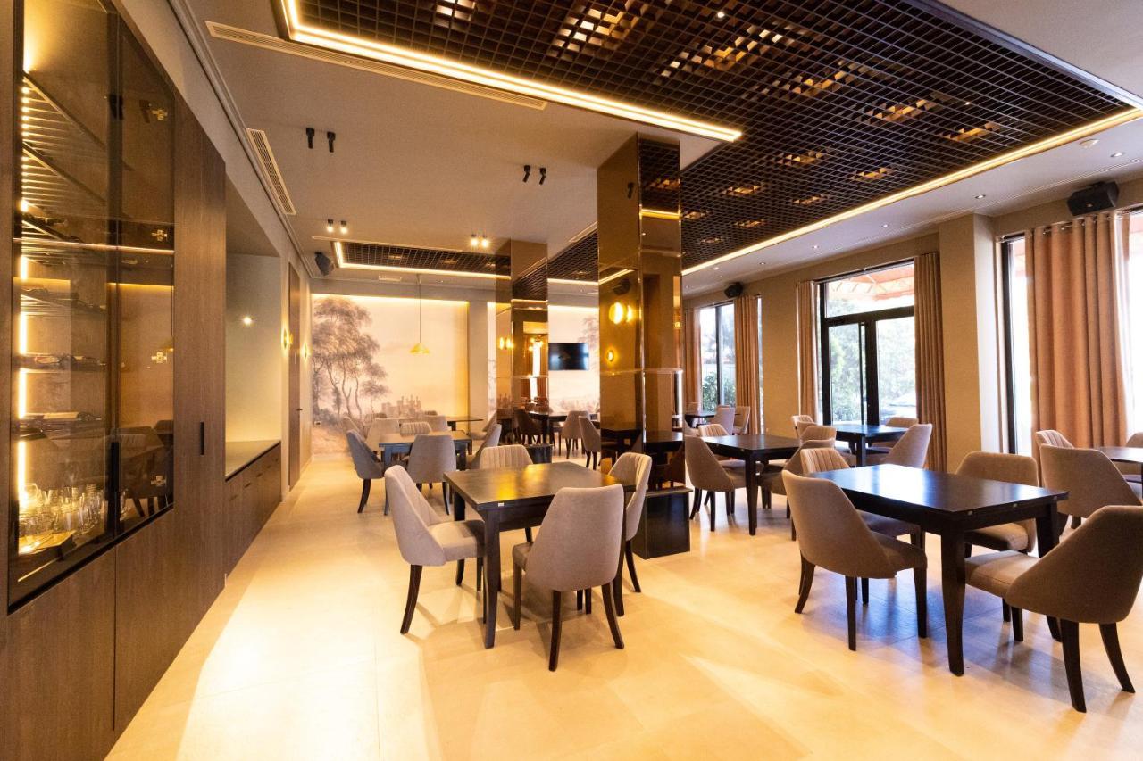 New Donantelo Hotel Vlorë Eksteriør billede