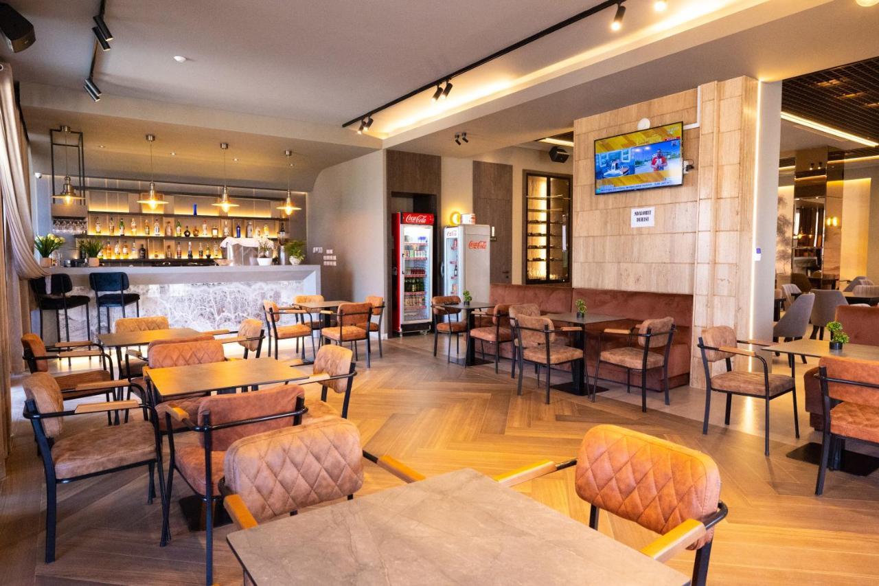 New Donantelo Hotel Vlorë Eksteriør billede