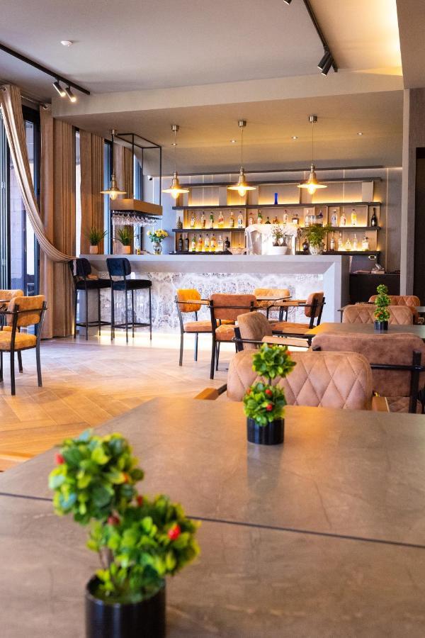 New Donantelo Hotel Vlorë Eksteriør billede
