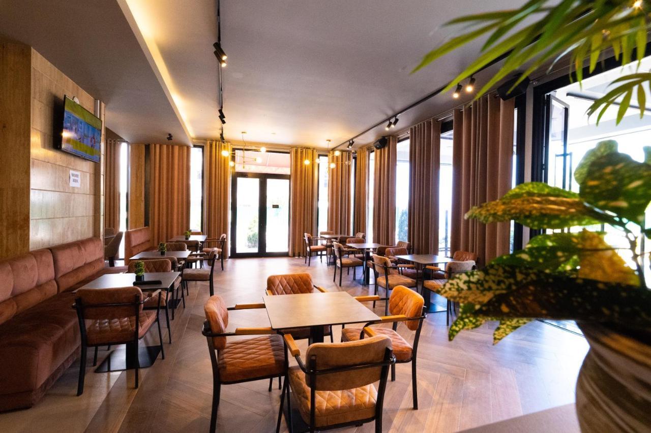 New Donantelo Hotel Vlorë Eksteriør billede