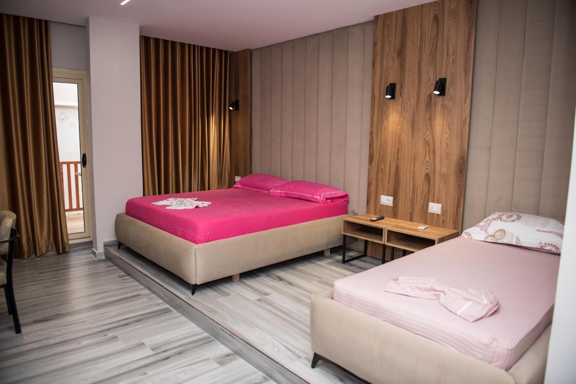 New Donantelo Hotel Vlorë Eksteriør billede
