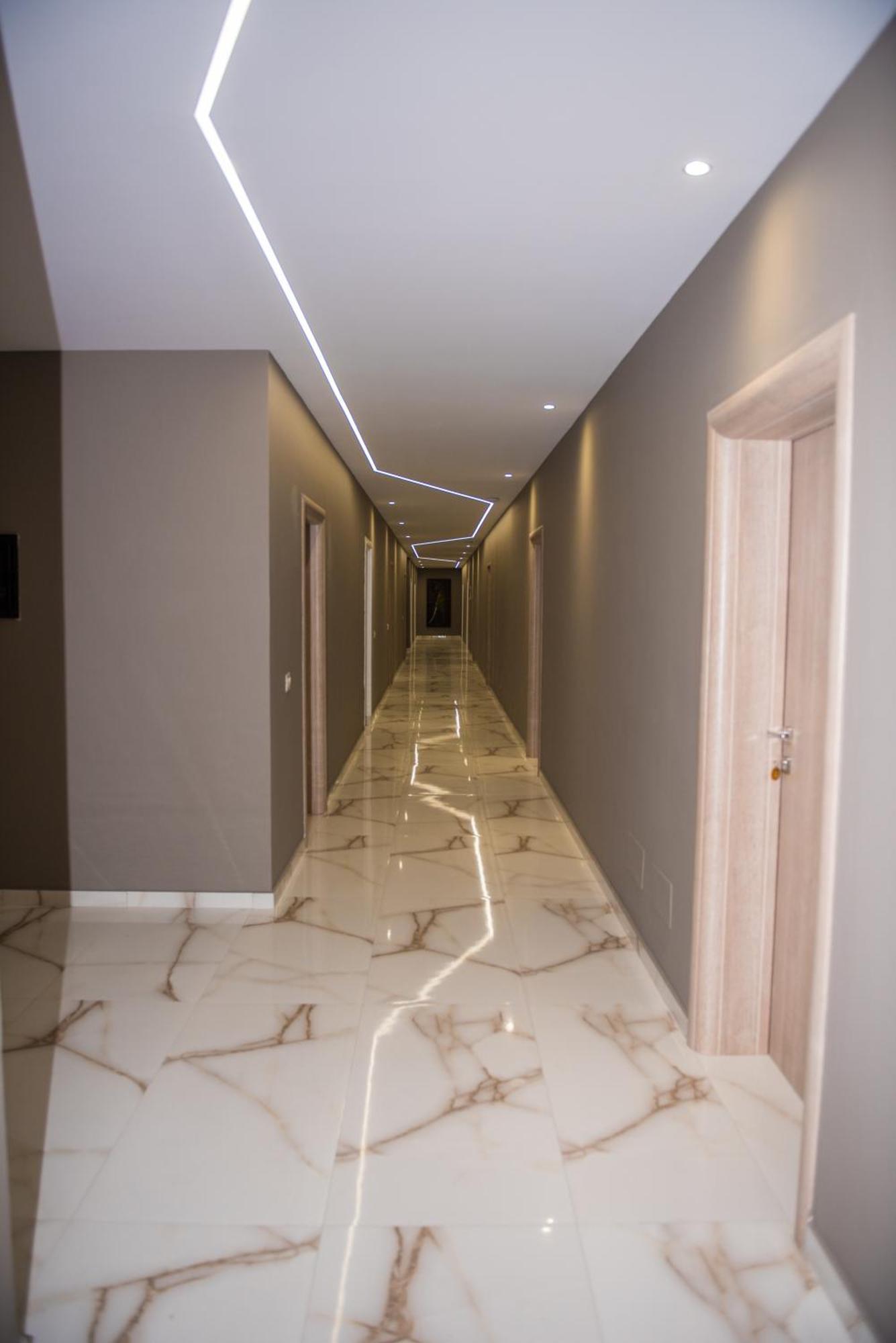 New Donantelo Hotel Vlorë Eksteriør billede