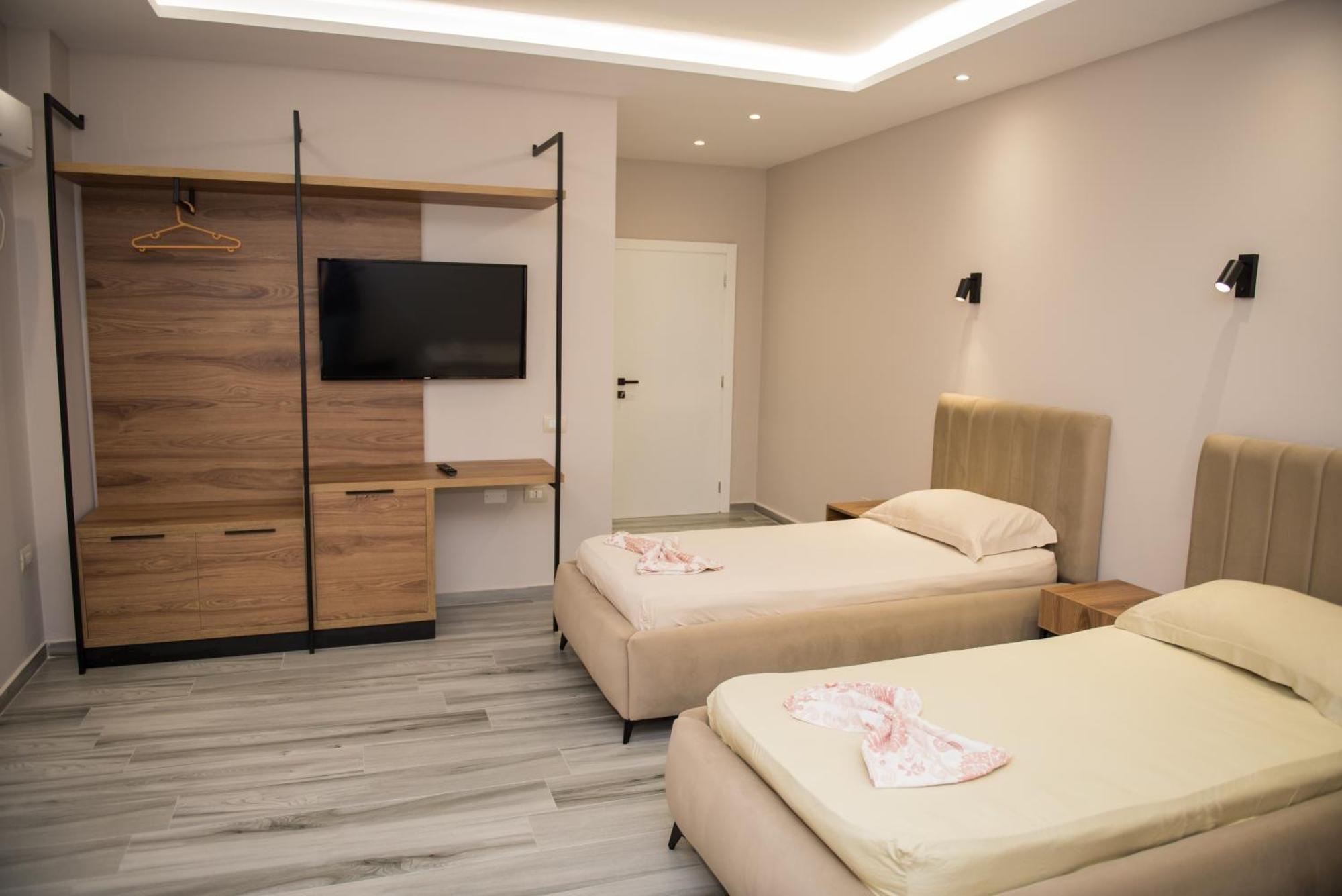 New Donantelo Hotel Vlorë Eksteriør billede