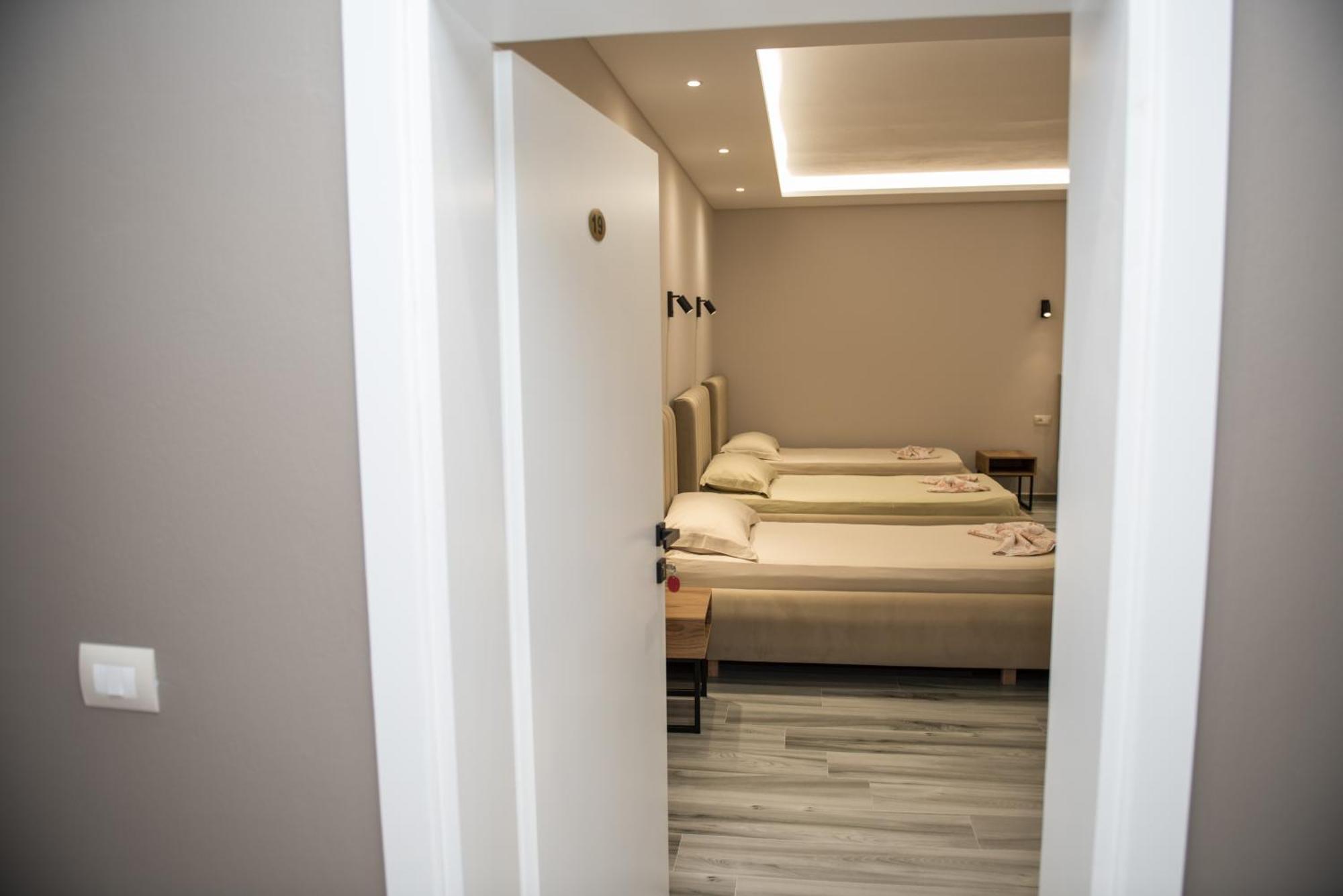 New Donantelo Hotel Vlorë Eksteriør billede