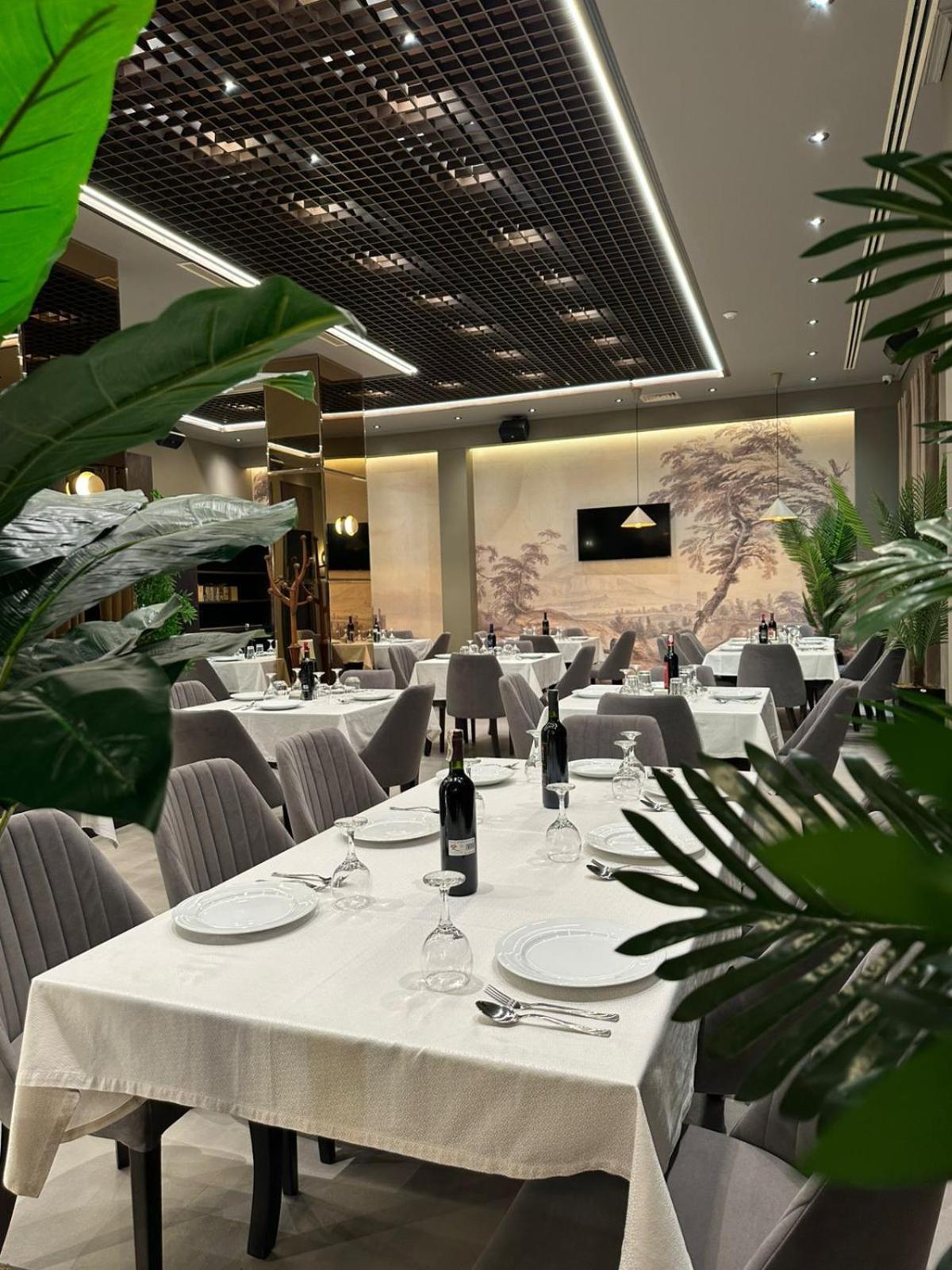 New Donantelo Hotel Vlorë Eksteriør billede